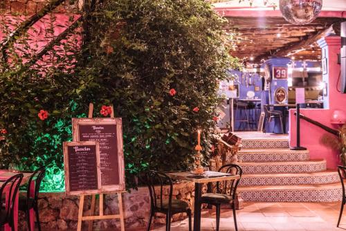 Pikes Ibiza - main image