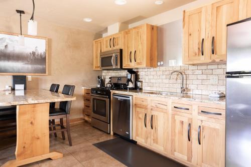 Wall Street Suites 4
