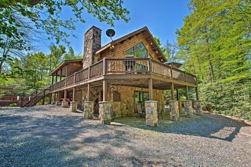 Deluxe Family Cabin with Fire Pit and Pool Access! - Long Pond