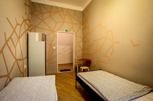 Zimmer mit 2 einzelbetten, economy, gemeinschaftsbad