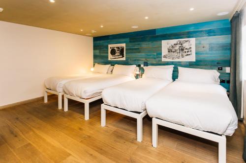 Stay Central Hotel - image 3