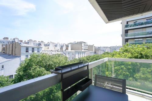 Nice bright apartment with balcony in PARIS