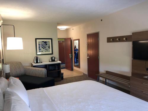 Holiday Inn Express Hotel & Suites Franklin in Franklin (KY)