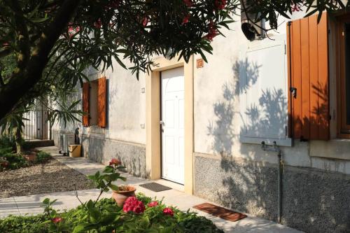 Casa Jasmin, 2 floors, private garden, Verona (fotografie 8)