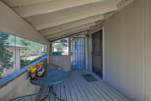 Flagstaff Townhome - Walk to Country Club - Pools! - image 10