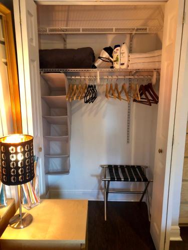 Central & Stylish Room with Free Parking & Fast Wi-Fi in the heart of Miami