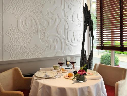 Logis Hotel restaurant LE MEDICIS - 레스토랑