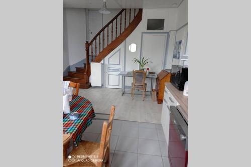 Létesítmények, 110 négyzetméteres, 3 hálószobás Ház 2 fürdőszobával Belleville Sur Loire területén (Devant le canal, 3 chambres ,  animaux bienvenus) in Belleville Sur Loire