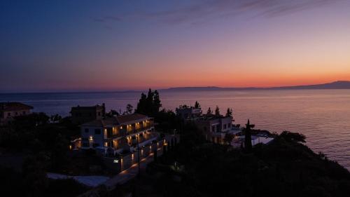 Lighthouse Apartments Lighthouse Apartments