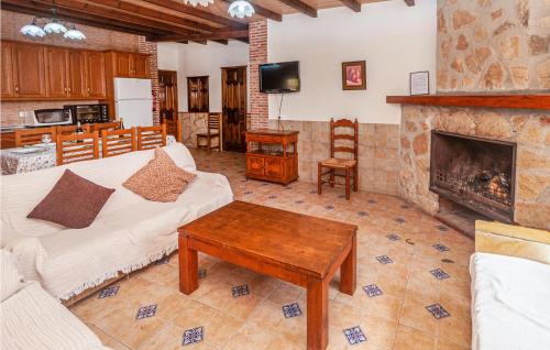 Cozy Home In Montefrio With Private Swimming Pool, Can Be Inside Or Outside