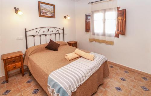 Nice home in Montefrio with Outdoor swimming pool WiFi and 5 Bedrooms - image 14