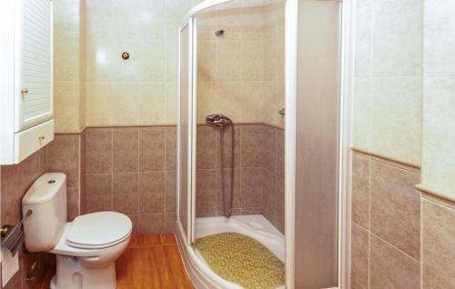 Awesome home in Montefrio with Outdoor swimming pool WiFi and 3 Bedrooms - image 12