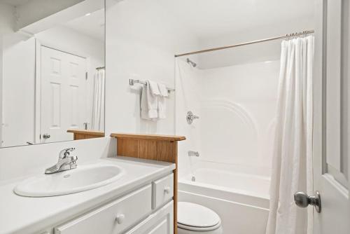 Old Hundred Unit 107 - image 12