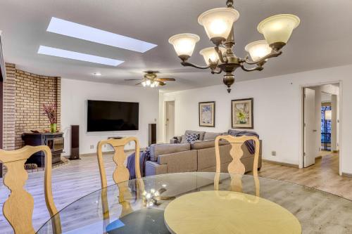 R and R Place - image 4