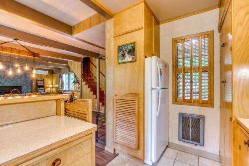 Riverside Retreat - image 8