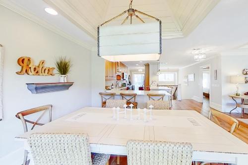 Mizzenmast Court 5 - main image