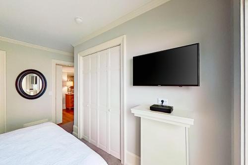 Mizzenmast Court 5 - image 9