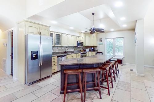 Amore Beach House - image 6