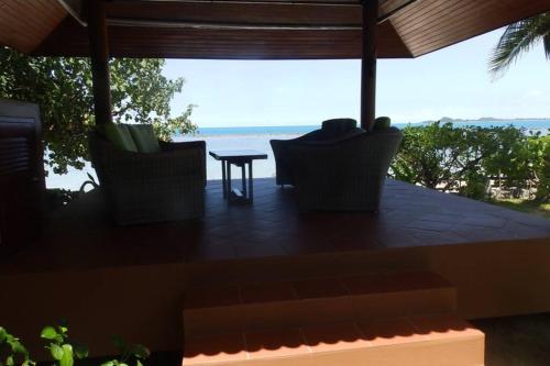 3 Bedroom Beachfront Villa Sea Breeze