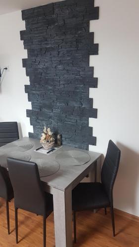 pokoj s kuchyni pro tri in Uherský Brod