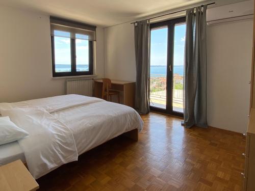 Family Room with Sea View