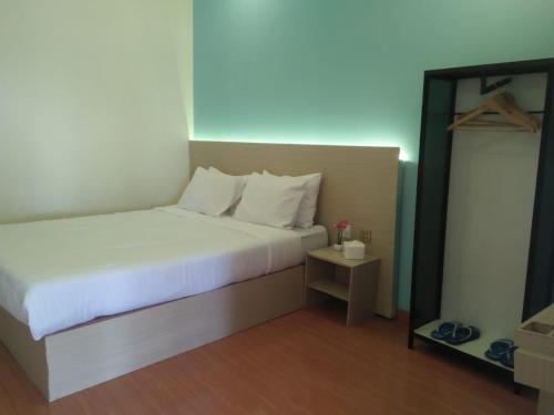 Hello Bintan Room Type - Deluxe Double Room with Balcony and Sea View