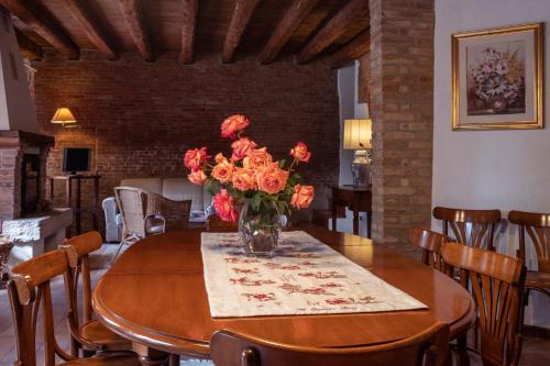 Koplietošanas atpūtas telpa ar TV, Agriturismo Le 4 Rose in Vescovana
