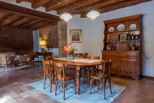 Koplietošanas atpūtas telpa ar TV, Agriturismo Le 4 Rose in Vescovana