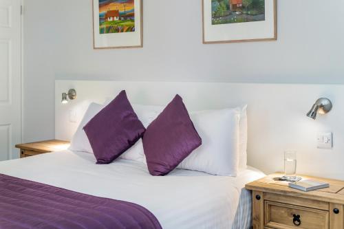 High Range Self-Catering Chalets - image 12