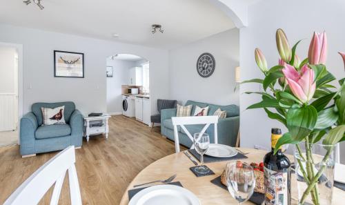 High Range Self-Catering Chalets - image 2