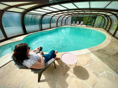 Úszómedence, Villa 250m2 avec PISCINE chauffée & SPA & kota-grill & sauna (Villa 250m2 avec PISCINE chauffee & SPA & kota-grill & sauna) in Saint-Die-des-Vosges