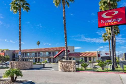 Econo Lodge Inn & Suites Escondido Downtown