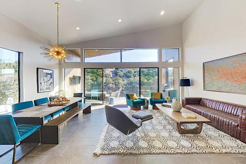 New Listing! Luxe River-View Home with Pool & Spa home - image 8