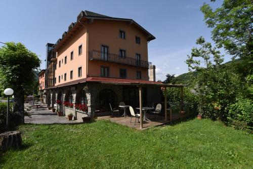 Albergo Bucaneve - Hotel - Sant’Annapelago / Pievepelago