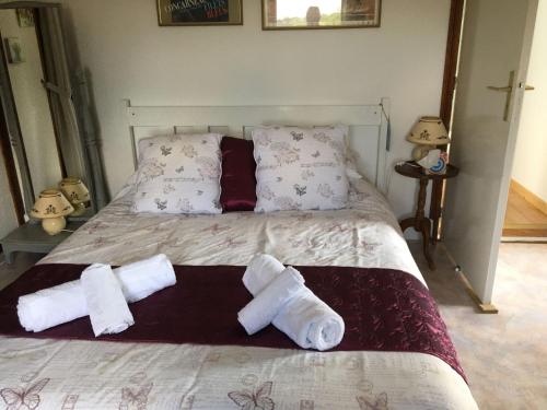 1 king bed, 2 twin beds