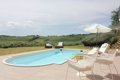 Villa Diana, Marche - intera struttura con piscina in Mombaroccio