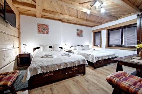 2 double beds, 1 sofa bed
