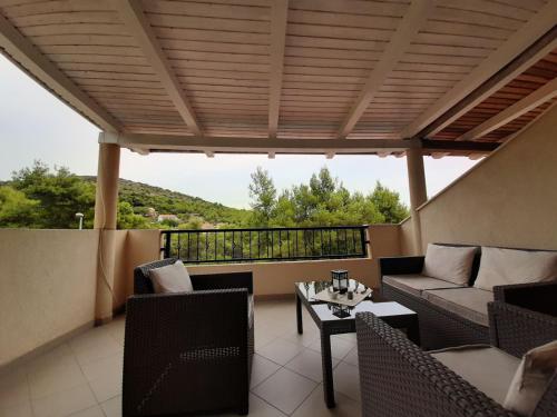  Apartments Edo, Pension in Vis