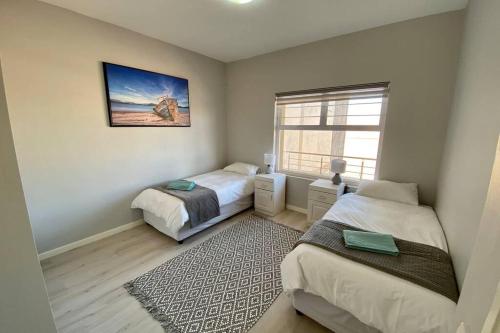 Newly renovated sea-view apartment