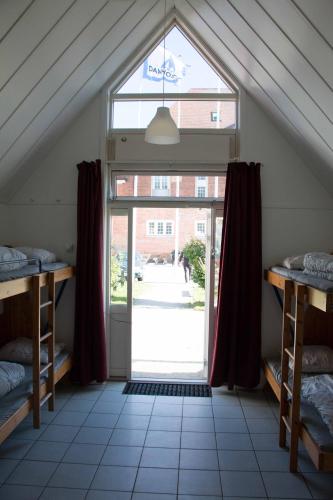 6 bunk beds