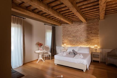 Villa Anitori Prestige Relais & Spa in Loro Piceno