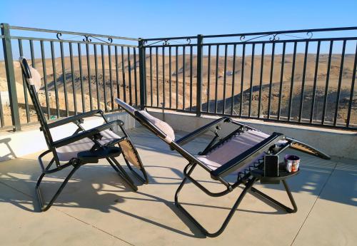 Balcony/terrace, Vastu Dead Sea apartment in City Center