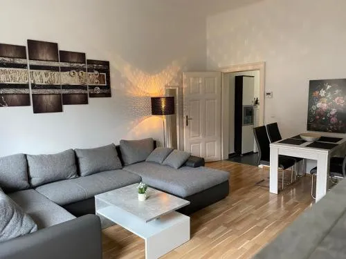 Apartments near Yppenplatz & Brunnenmarkt in Wien, Österreich
