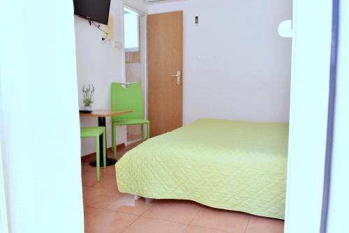 Rooms Vilma close to Rab City - image 9