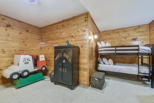 Horsin' Around cabin - image 4
