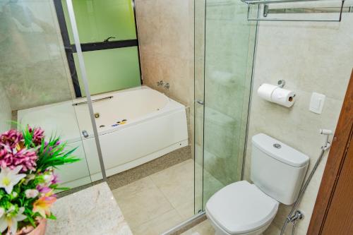 Suite with Spa Bath image 6