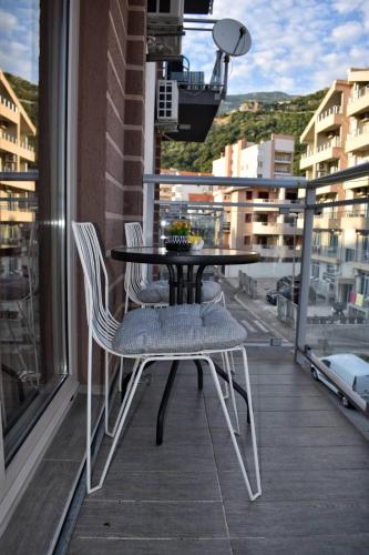 Apart Igor 1 Budva