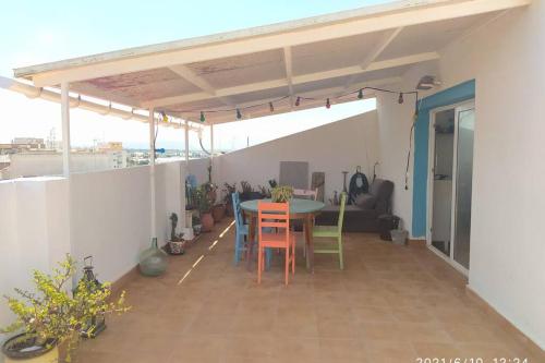  Ático , rooftop, EL PERELLO con vistas al mar., Pension in El Perelló