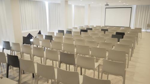 Els Pins Resort & Spa - image 11