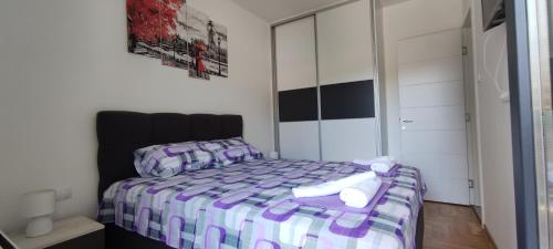 One-Bedroom Apartment image 2